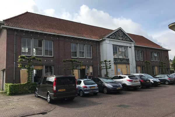 Transformatie Fris en Likeur museum naar 5 woningen