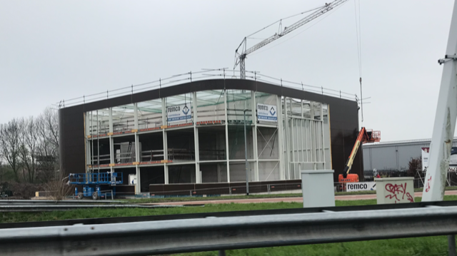 Start montage langs A16 bij Zwijndrecht