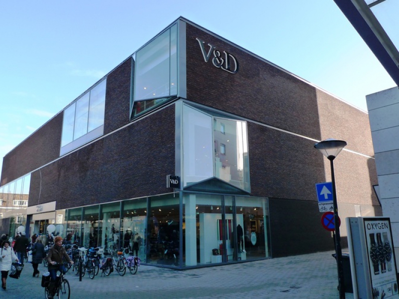 V&D
